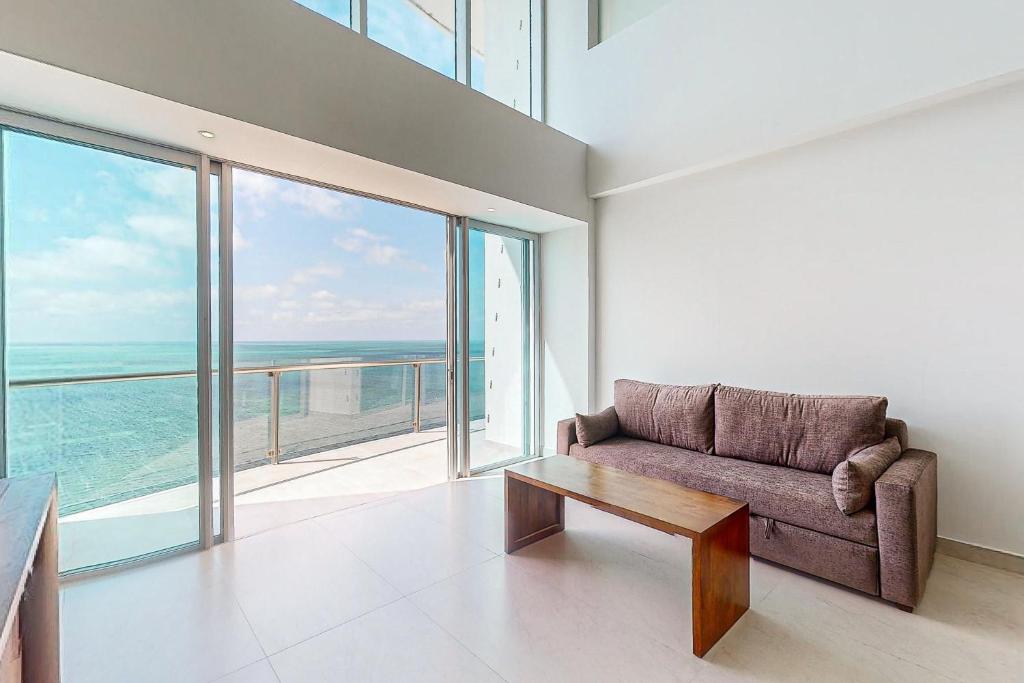 Torre Peninsula 11-B (1 bedroom)