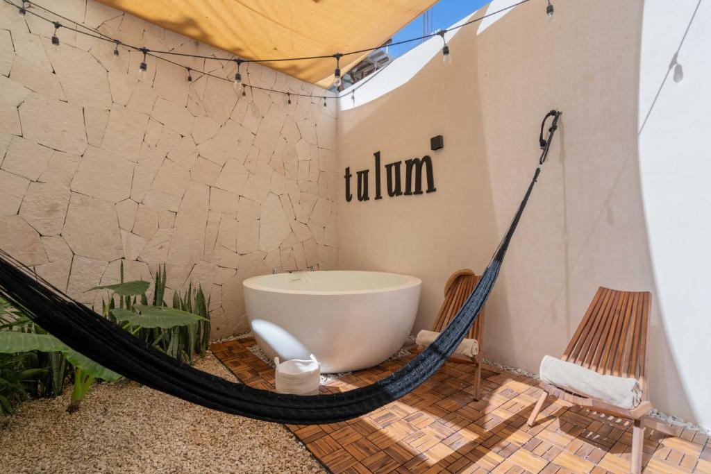 Tulum Retreat with private Patio tub & 2 Free Bikes