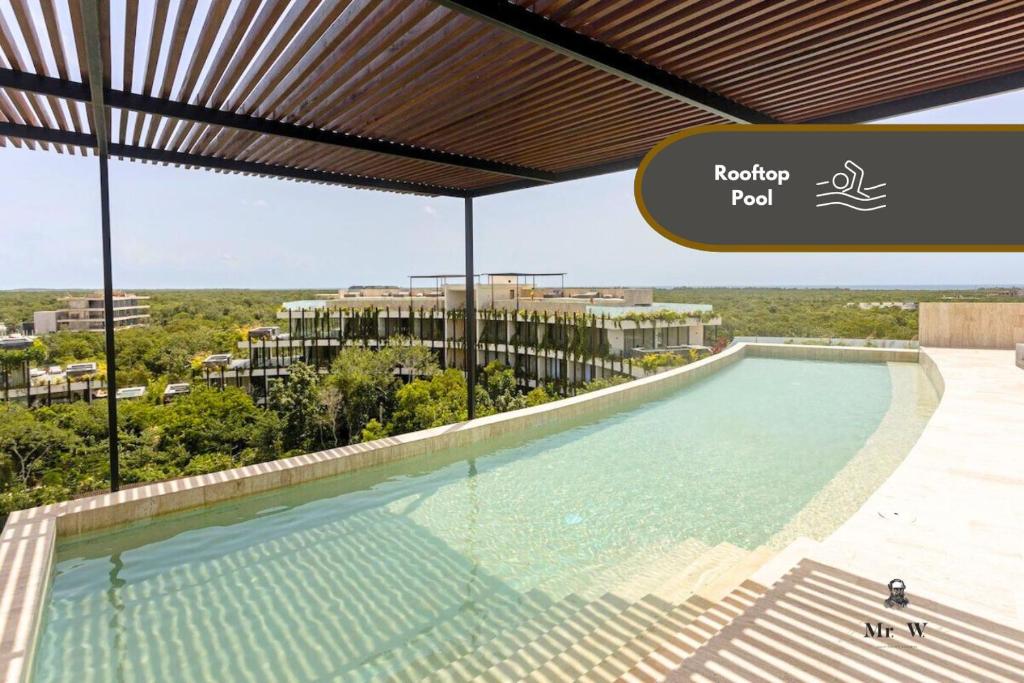 Jungle Luxury Stay Pools, Gym & More
