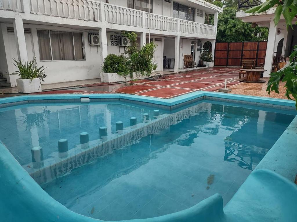 Tropic Inn