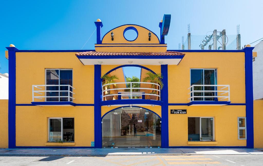 Hotel Yumkiin - Cerca Del Ferry y Terminal ADO